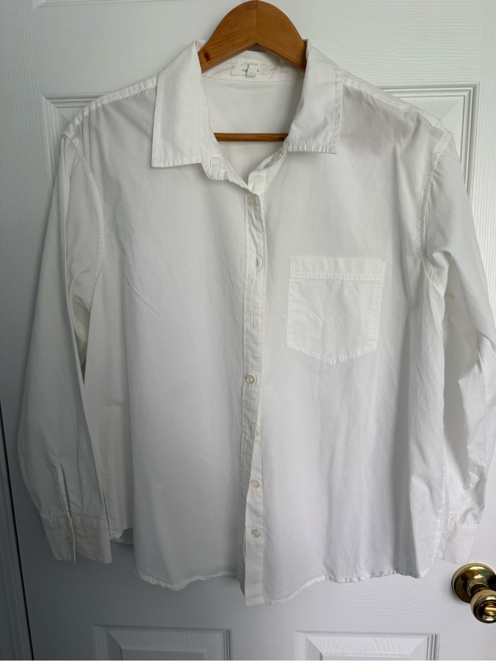 Maurices White Long-Sleeve Button-Down Shirt